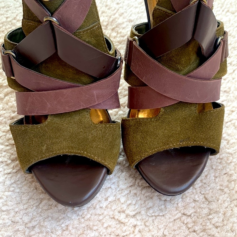 Size 6.5 Fergie safe and brown caged heels - Picture 5 of 5
